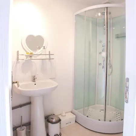 La Buzardiere Chambres D'hotes Bed & Breakfast *